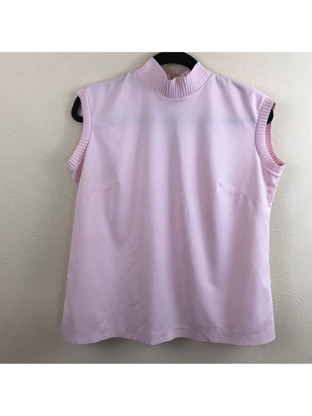 Vintage Short sleeve blouse. Similar to a size Large.
